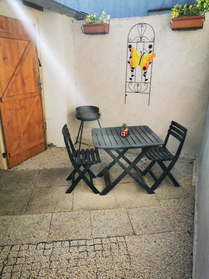 הוילה ויטל Studio Tres Agreable Totalement Independant Dans Maison Avec Cour Sans Vis A Vis מראה חיצוני תמונה
